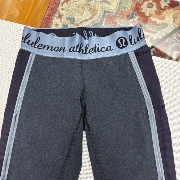 lululemon athletica Navy Blue Leggings, size 6 - Picture 4 of 11